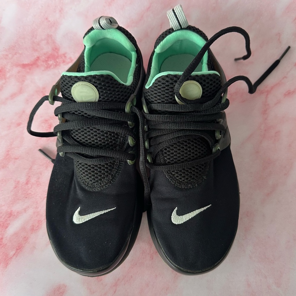 NIKE Presto Sneakers Green Glow Shoes US 4Y UNISEX